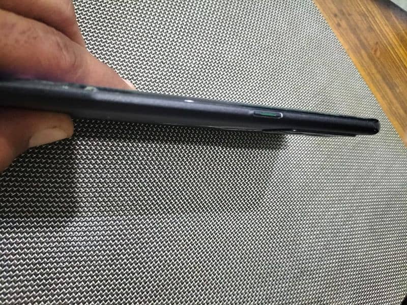 oppo Reno 6 pro edge shape 4