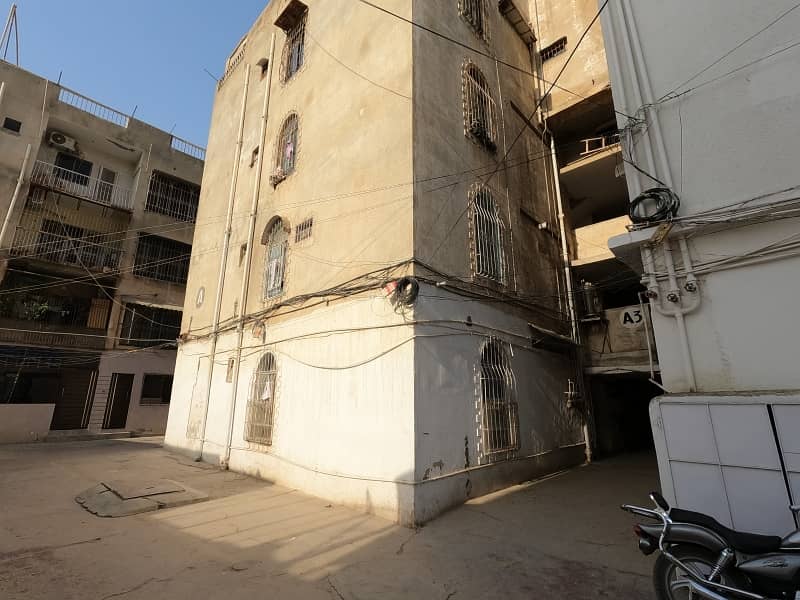 Corner 1150 Square Feet Flat In Central North Nazimabad - Block K For sale 1