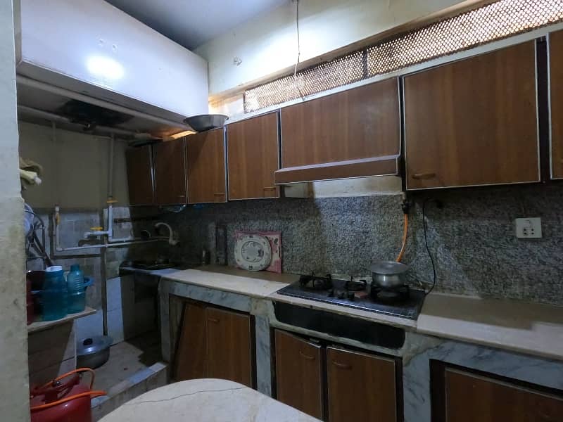 Corner 1150 Square Feet Flat In Central North Nazimabad - Block K For sale 11