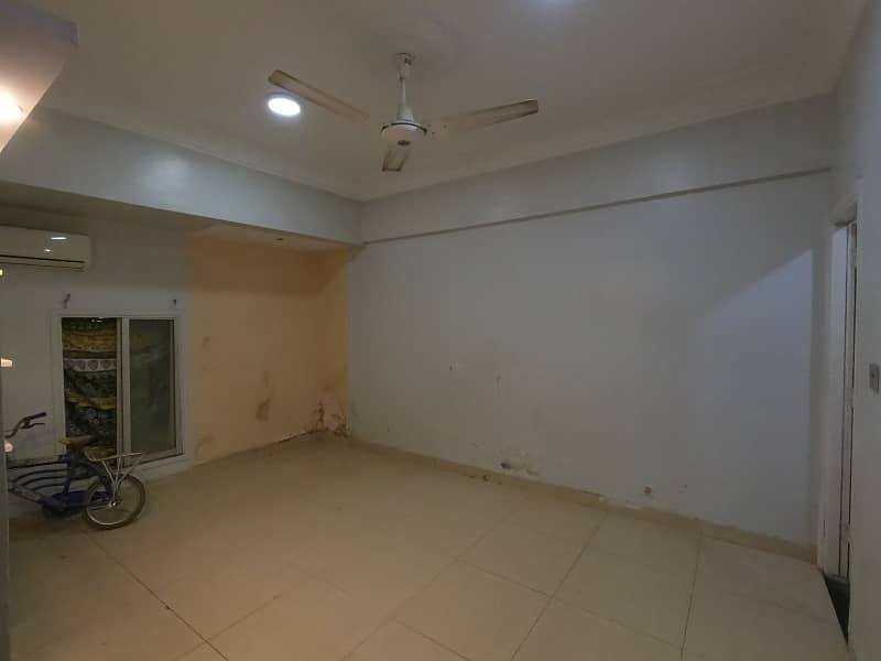 A Well Designed Prime Location Flat Is Up For sale In An Ideal Location In Karachi 17