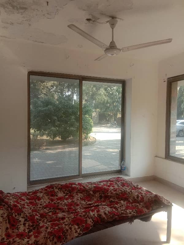 4 Kanal Hosue Available For Rent In Garden Town 16