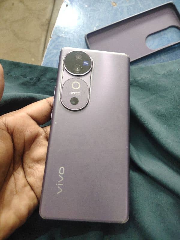 Vivo V40 just like New 12/256 10/10 condition 3