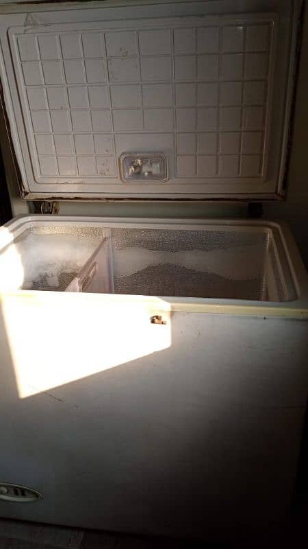 Single door waves deep freezer on urgent sale 3