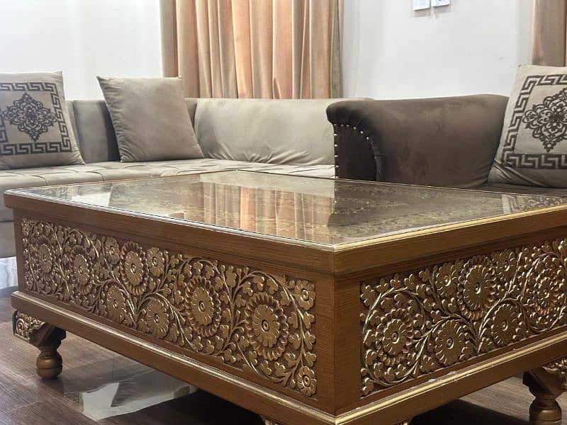 LUXYRY SOLID CEBTER TABLE FOR SALE 0