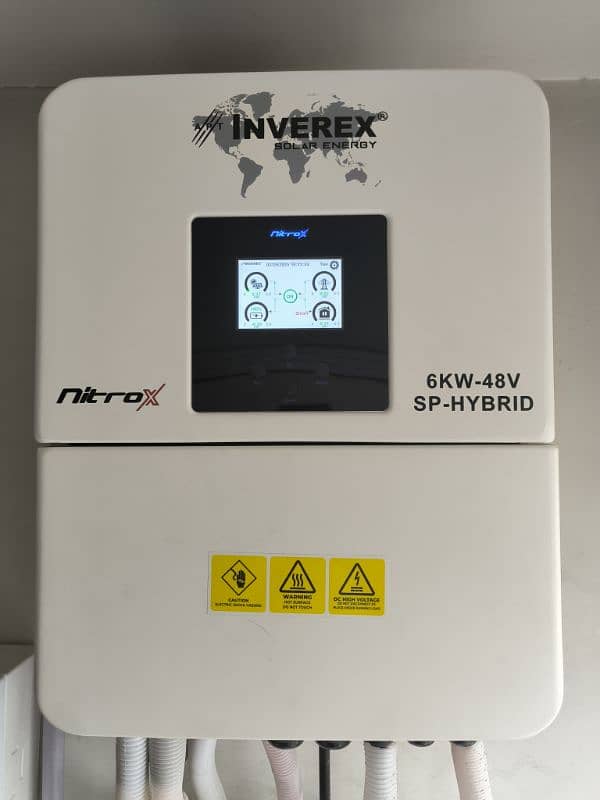 6KW Hybrid Inverter With 4 Batteries 1