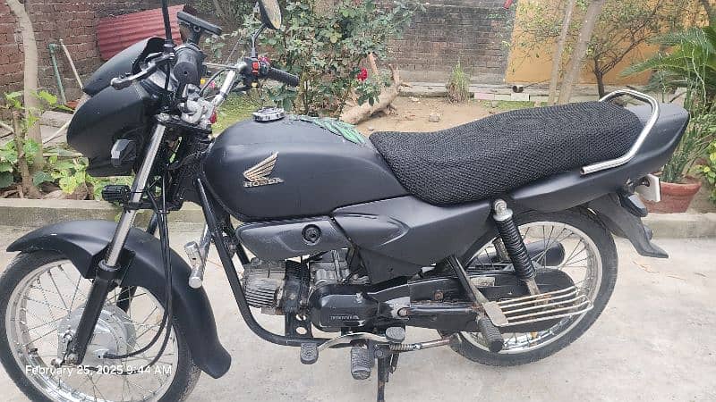 honda prider in good condition 4