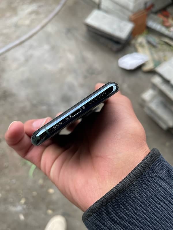 iphone 11 pro PTA approved 4