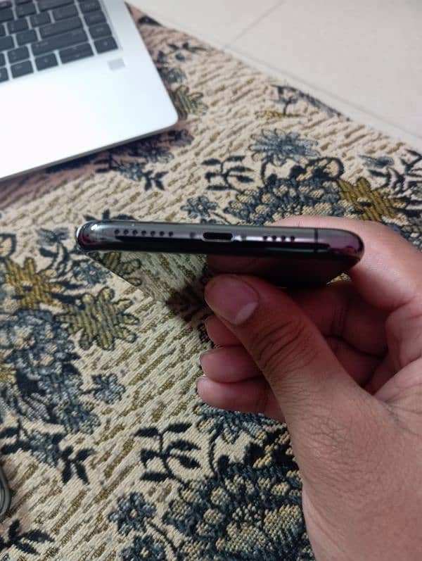 iphone 11 pro max non pta 7