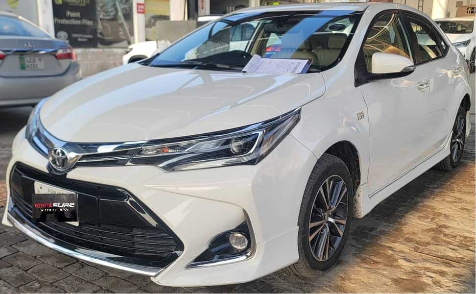 Toyota Corolla 1.8 Altis Grande (Beige Interior) 2