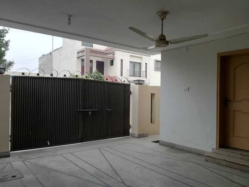 10 Marla Corner Owner Constructed House Near Talwar Chownk For Sale In Overseas A Bahria Town 7