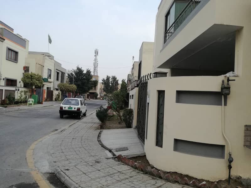 10 Marla Corner Owner Constructed House Near Talwar Chownk For Sale In Overseas A Bahria Town 8