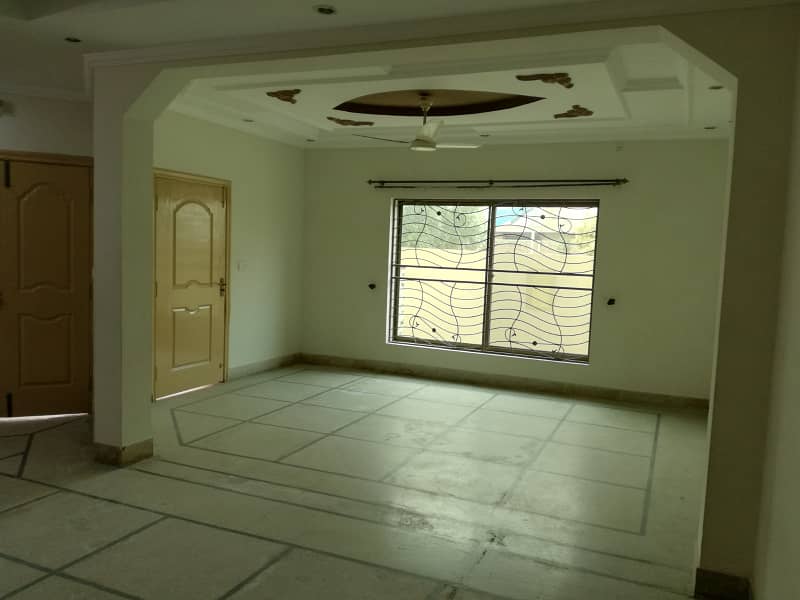 10 Marla Corner Owner Constructed House Near Talwar Chownk For Sale In Overseas A Bahria Town 10