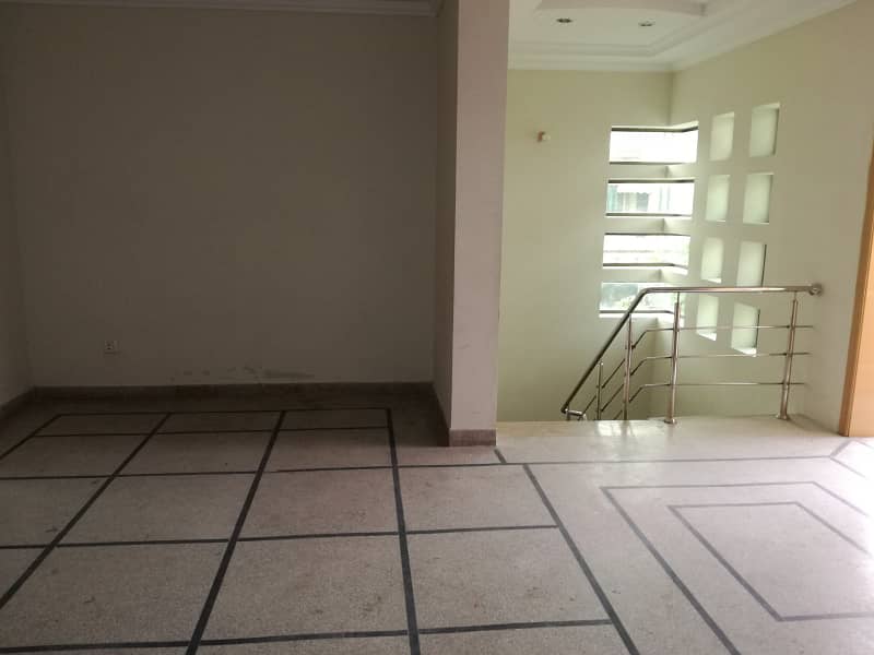 10 Marla Corner Owner Constructed House Near Talwar Chownk For Sale In Overseas A Bahria Town 18