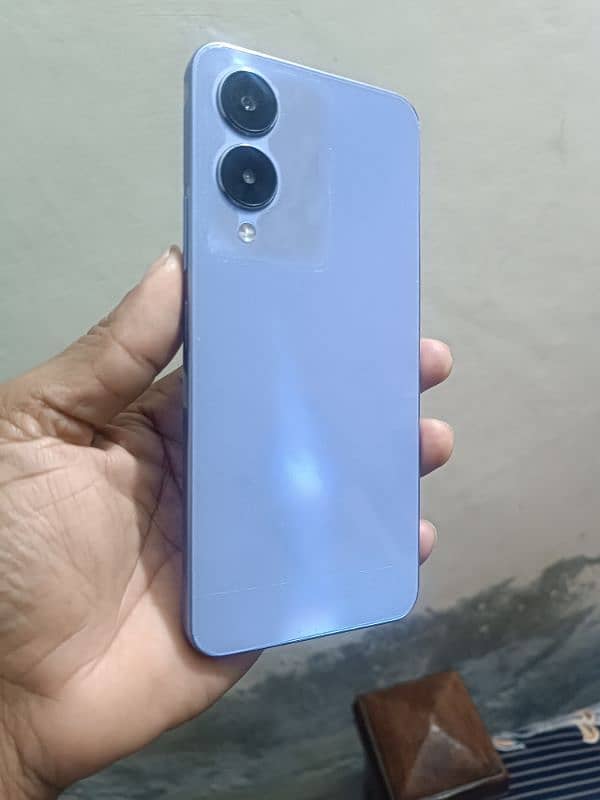 VIVO Y17S CONDITION 10/10 5 MAA KI WARRANTY HY (4)128 ) WALA HA FOR 3