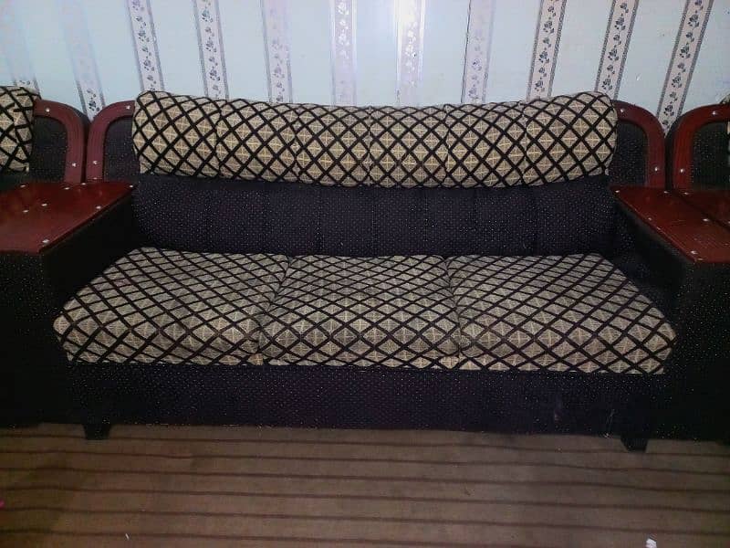 6 Seater Heavy Duty Sofa Set Slightly Use 4