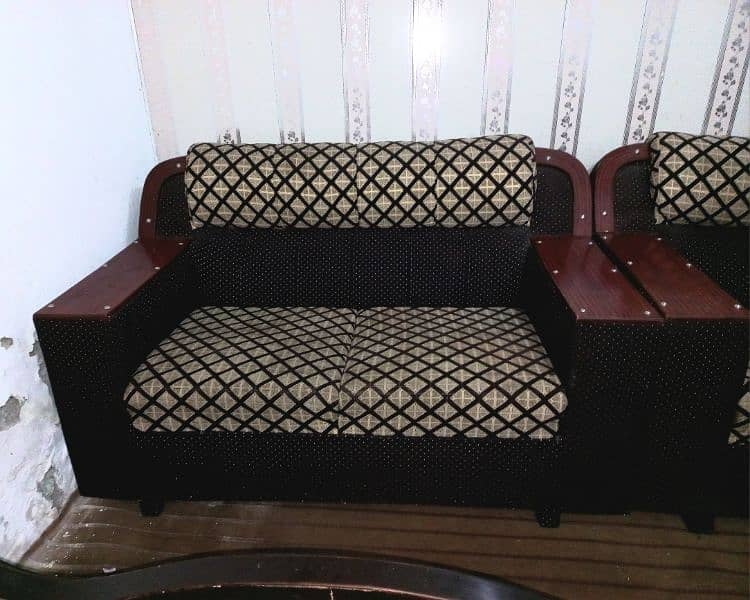 6 Seater Heavy Duty Sofa Set Slightly Use 6