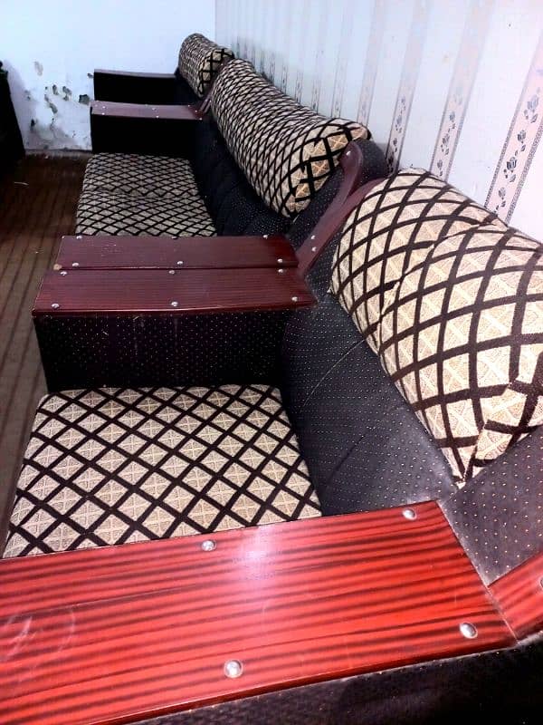 6 Seater Heavy Duty Sofa Set Slightly Use 7