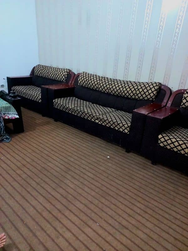 6 Seater Heavy Duty Sofa Set Slightly Use 9