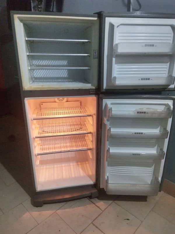 Dawlance Dabal door fridge 5