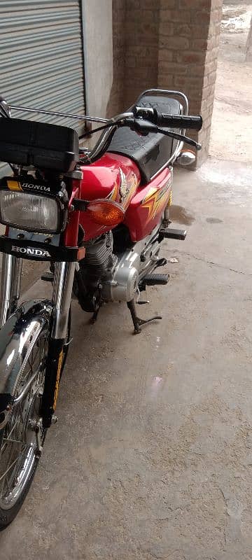 Honda GC 125 new condition 0