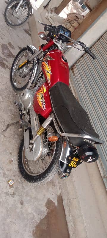 Honda GC 125 new condition 4