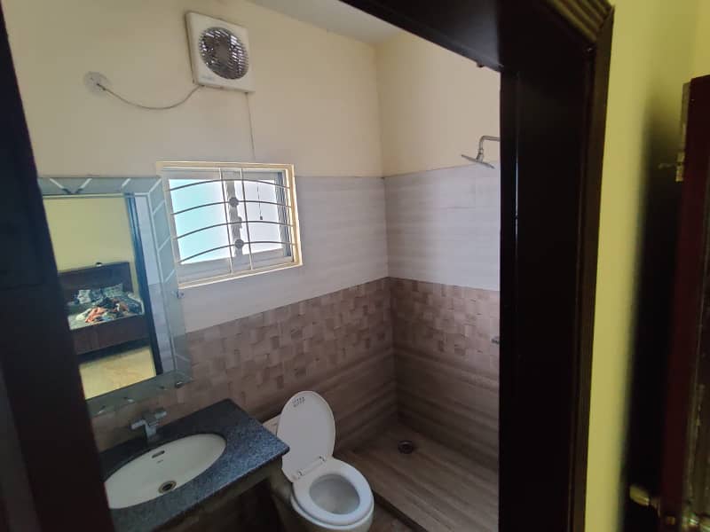 10 Marla House for Rent in Judicial Colony for Family and Silent office (Call center + Software house) 4