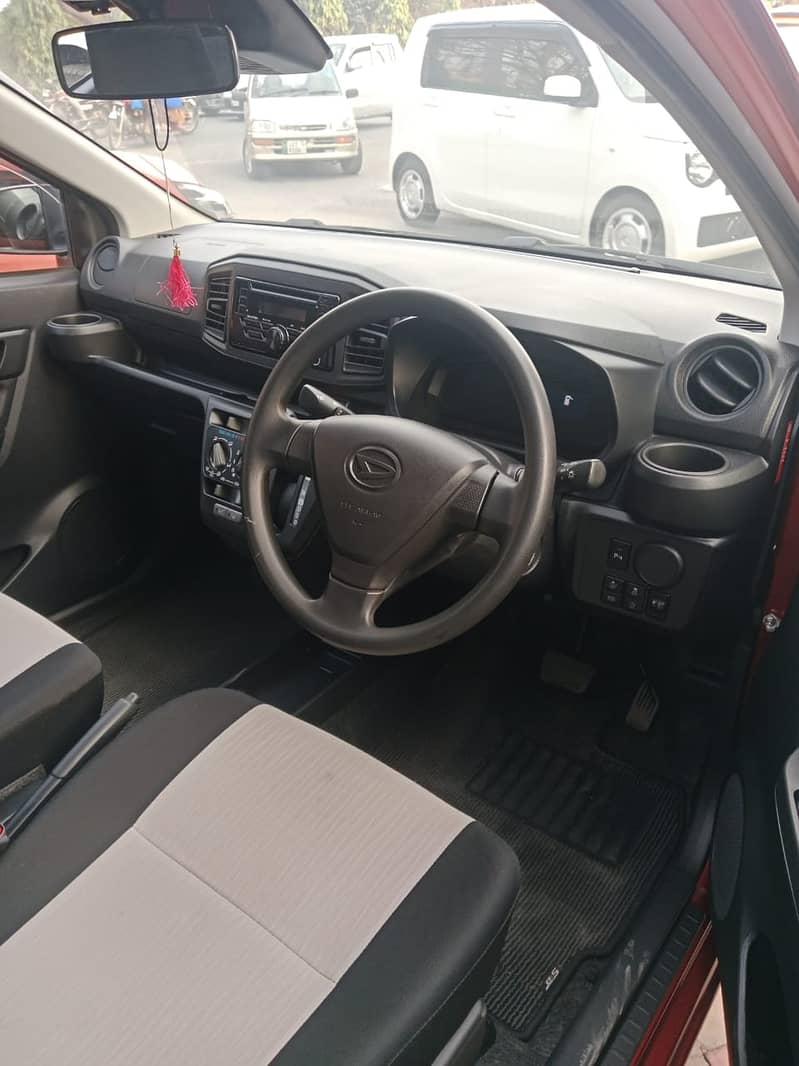 Daihatsu Mira E-S 2022/2025 9