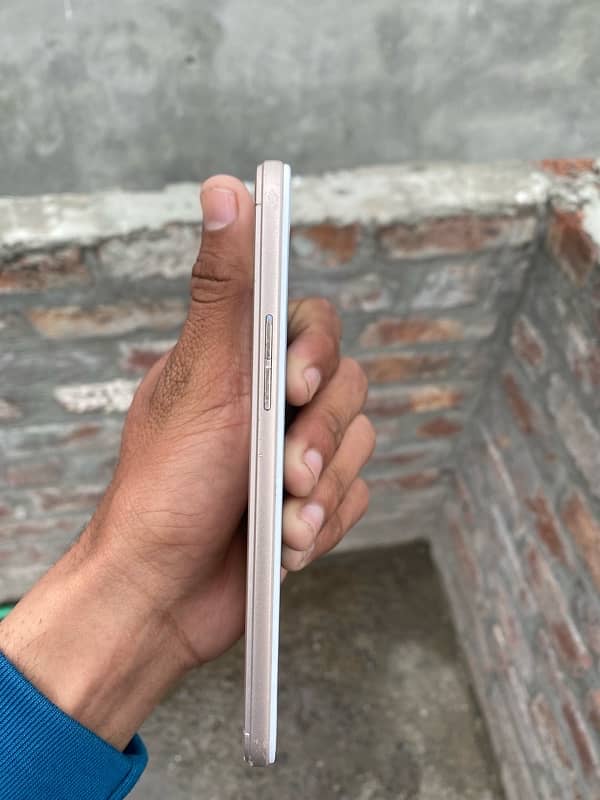 OPPO A57 5