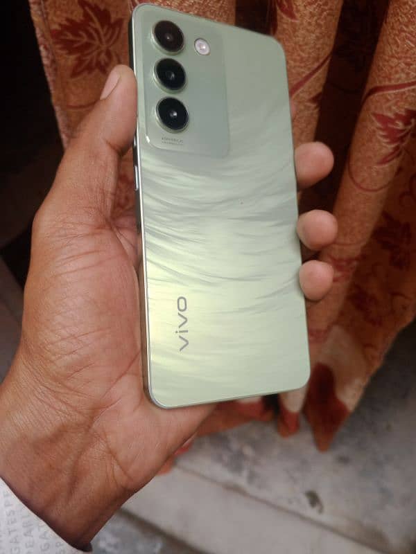 vivo y100 selling my fone I'm need to Mony 4