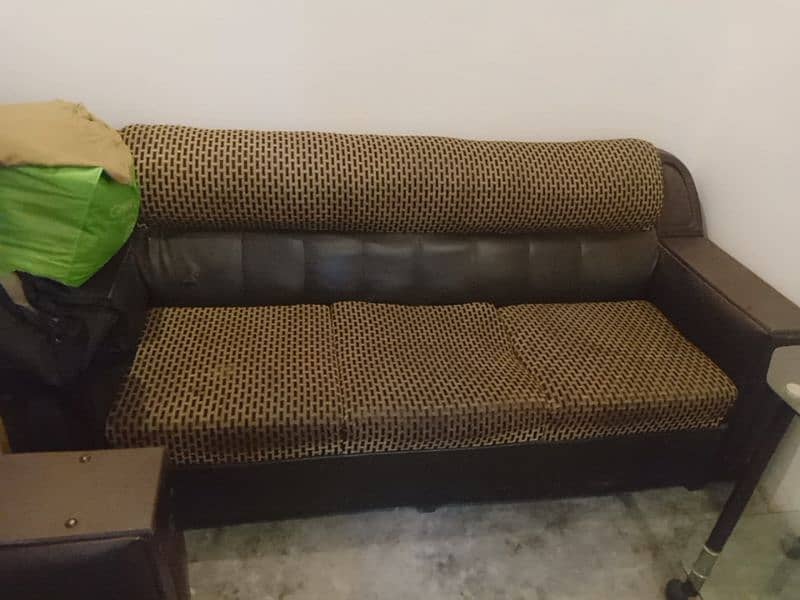 Sofa Set for Sale Urgent 0