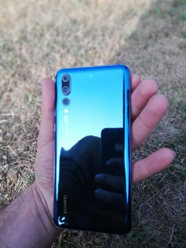 Huawei p20 pro condition 10by8.50 3