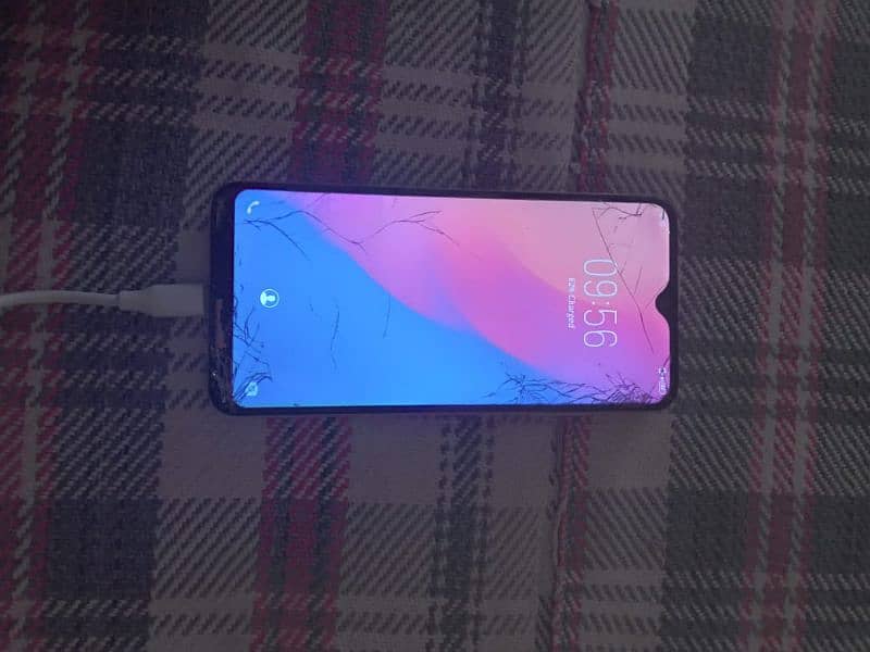 vivo y91 2gb 32gb,. . condition 8/10 . baqi ap pics delh sakty ho 1