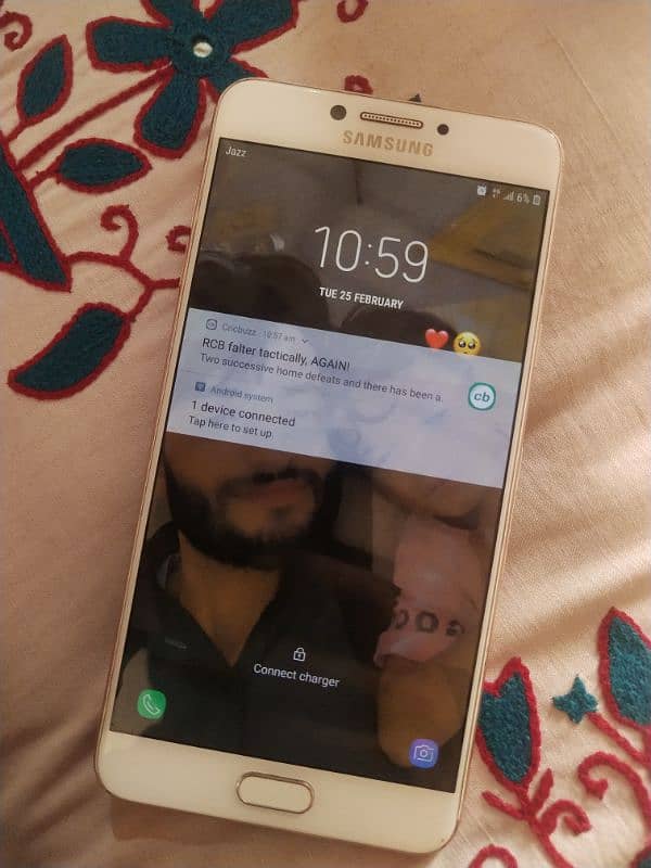 Samsung Galaxy C7 Pro 3