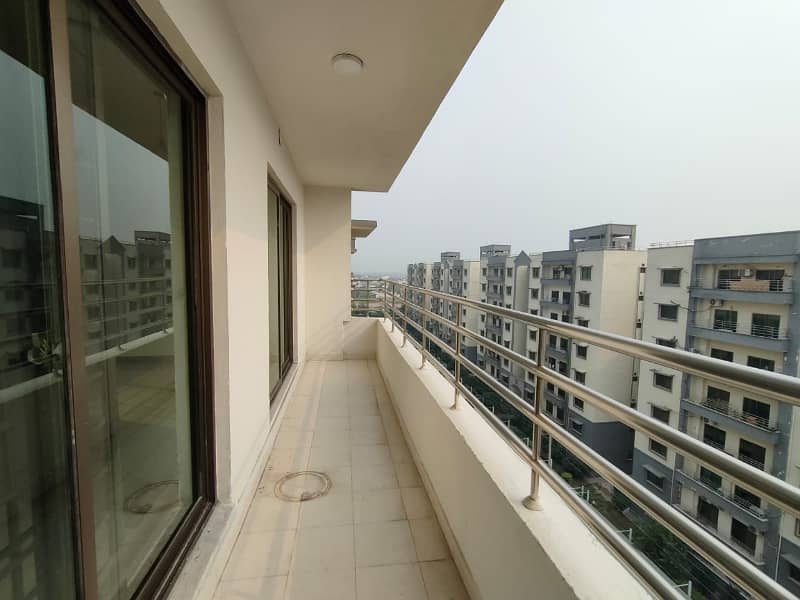 Beautiful View 10 MARLA 3 BED FLAT ON 5th Floor Is Available For Sale In ASKARI-11 LAHORE 15