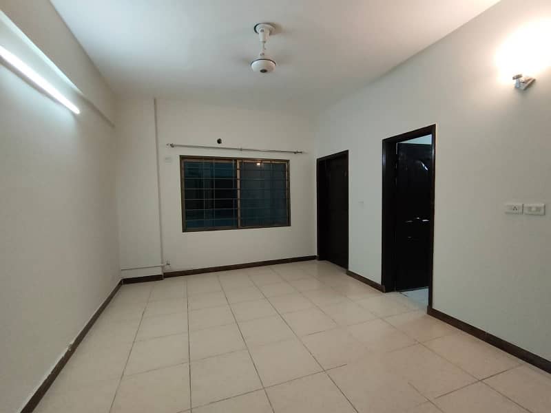 Cheapest 10 Marla 3 Bed Flat On Superb Location Is Avialable For Sale In Askari-11, Lahore 7