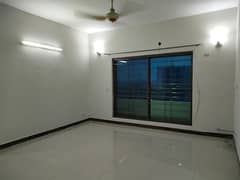 Cheapest 10 Marla 3 Bed Flat On Superb Location Is Avialable For Sale In Askari-11, Lahore