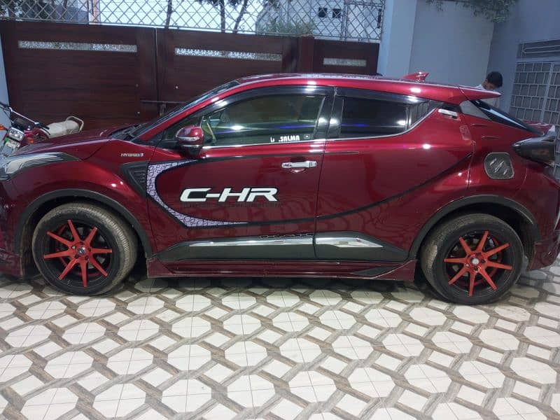 Toyota C-HR 2017 4