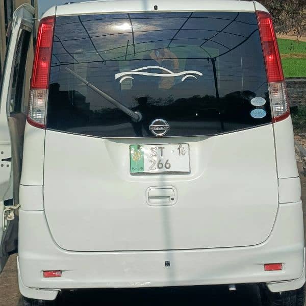 Nissan Roox 2012 1