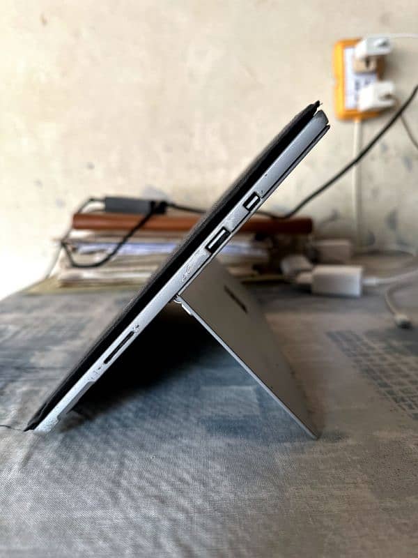 Surface Pro 6- i5 8th Gen 8/256 0