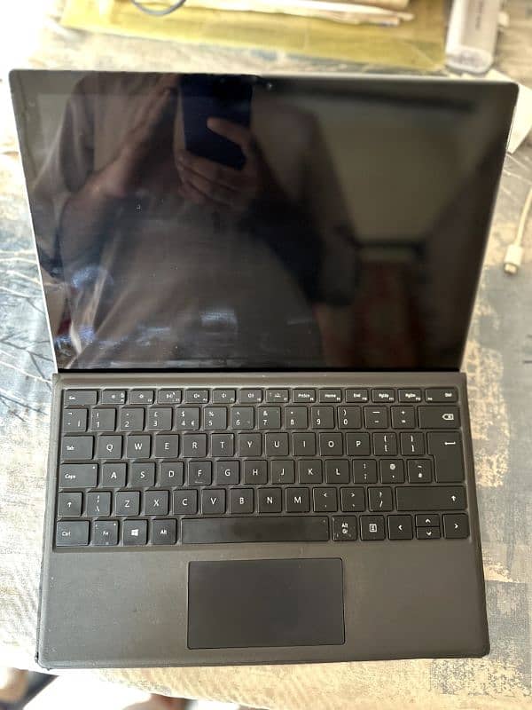 Surface Pro 6- i5 8th Gen 8/256 2