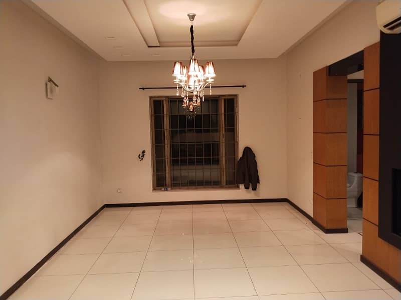 10marla house for rent in dha phase5 hote location near club dha 1