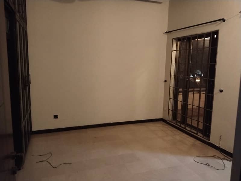 10marla house for rent in dha phase5 hote location near club dha 10