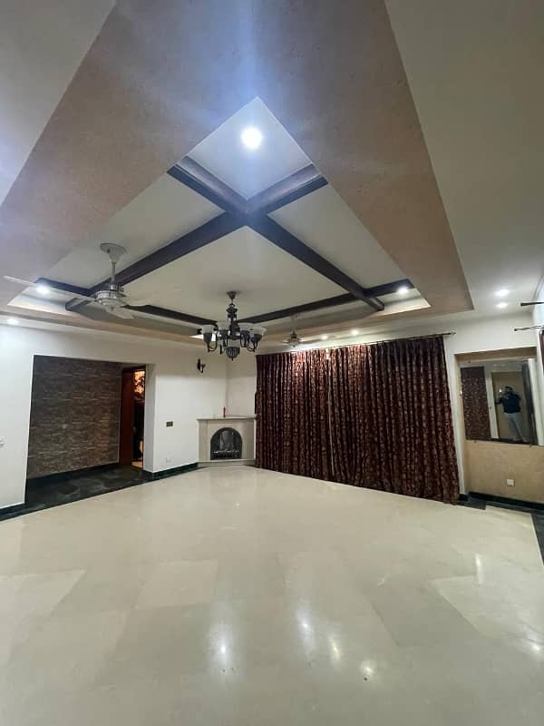 2 Kanal House For Rent In Dha Phase 2 U Block Near Park And Market Kfc 6 Bedroom 4