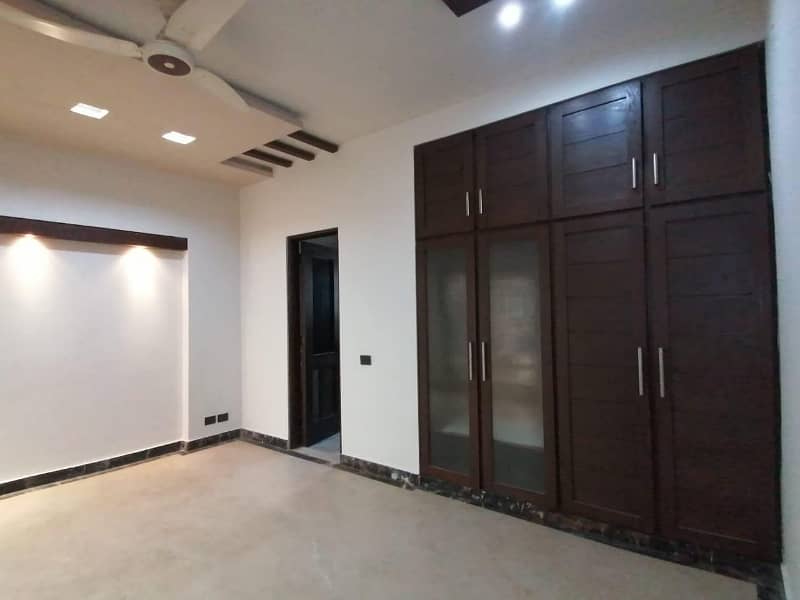 10 Marla House For Rent In Dha Phase5 D Block Hot Location4bedroom 5bad Room 9