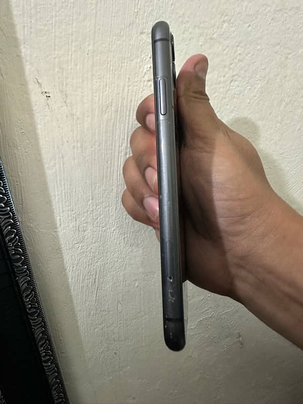 Iphone 11 64gb non pta factory unlocked read ad 6