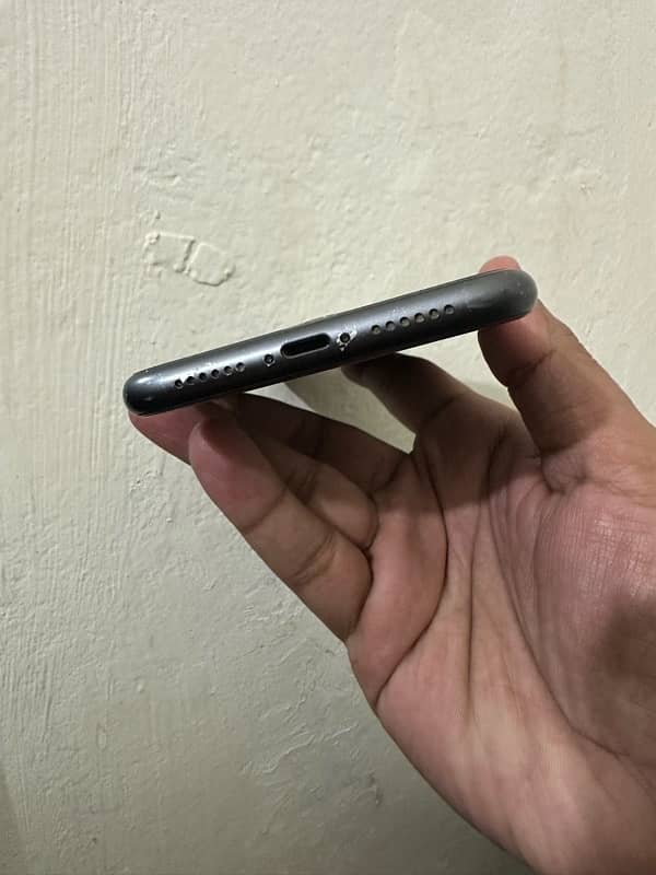 Iphone 11 64gb non pta factory unlocked read ad 7