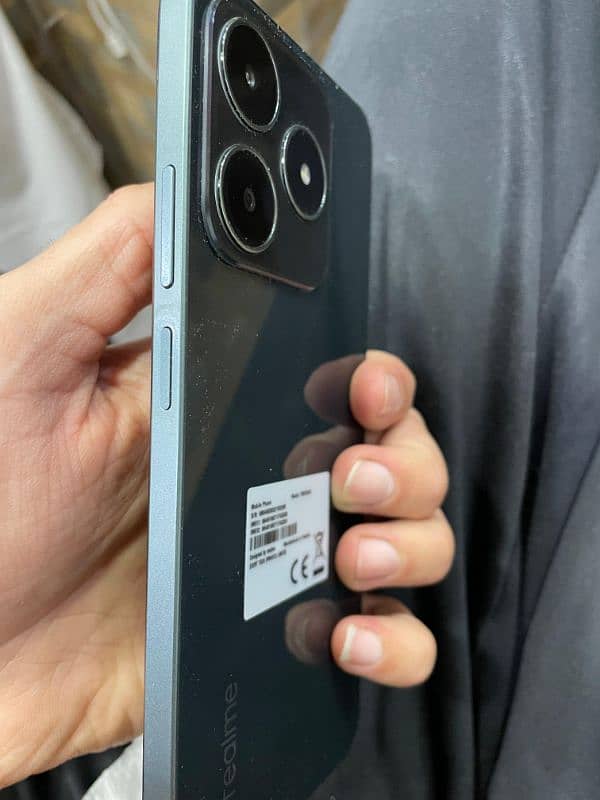 Realme c61 1