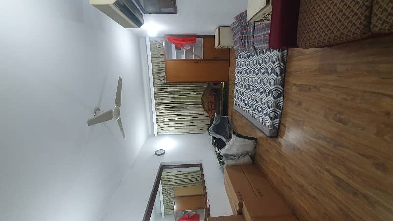 1 Kanal Lower Portion Separate Gate Separate Garage 3. Bed Wooden Flooring For Rent Ideal Location Of Shadman Silent Office And Residential 3