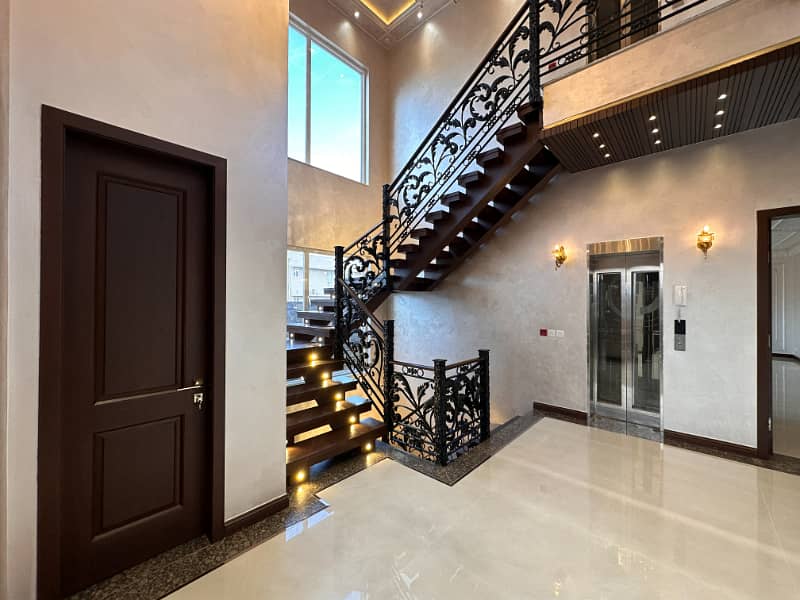 1 Kanal Classical Design House With Full Basement Available For Sale in DHA Phase 7 5