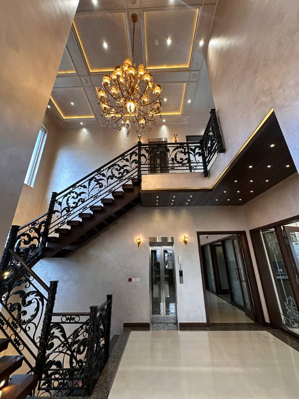 1 Kanal Classical Design House With Full Basement Available For Sale in DHA Phase 7 6